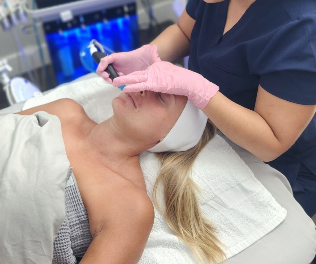 Hydrafacial vs. Traditional Facial